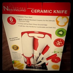 Ceramic Knife set w/cutting board